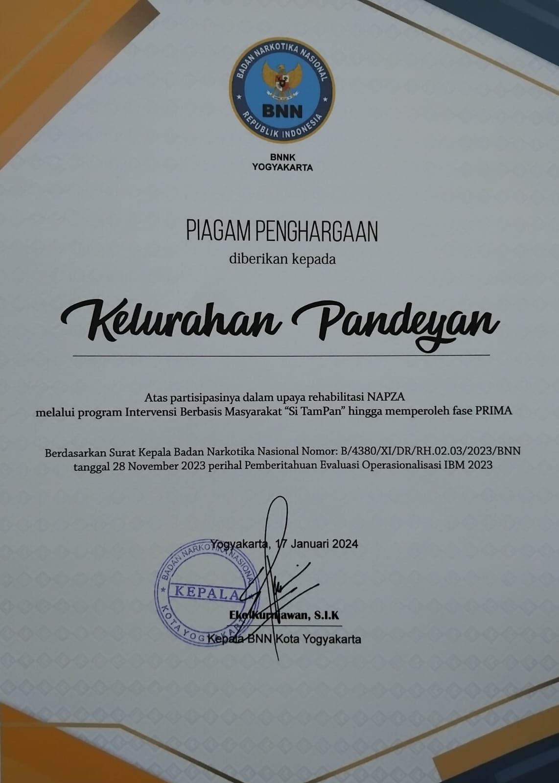 Piagam Penghargaan Kelurahan Pandeyan dari BNNK YOGYAKARTA